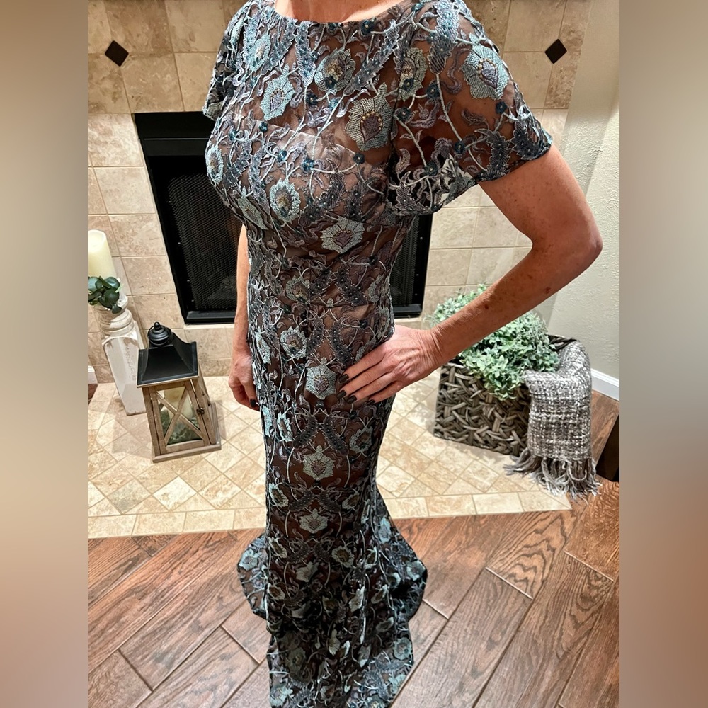 Beautiful lace gown!